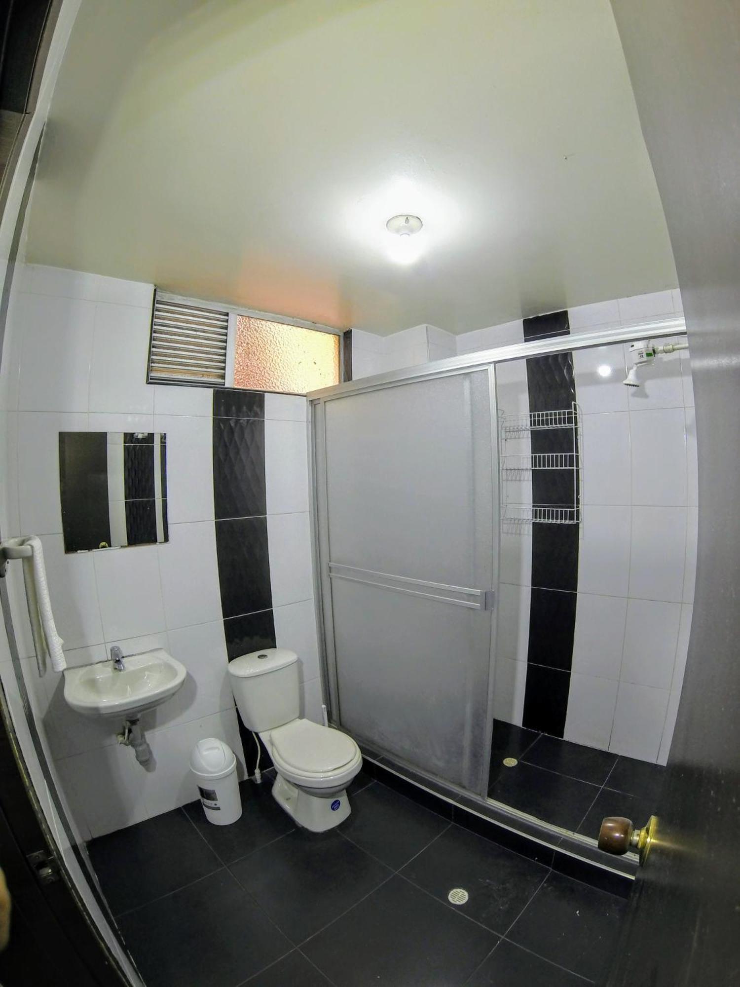 La Quinta Rent Short & Service *